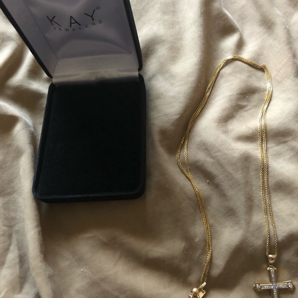 26” inch chain with pendant 14kt gold 1kt diamond